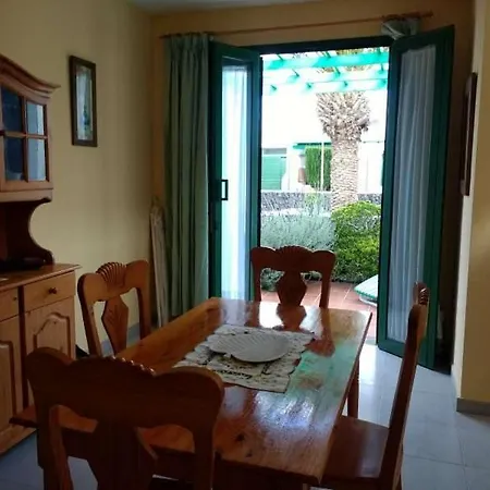 Sleeps 4 Wifi Apartment Costa Teguise