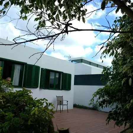 Sleeps 4 Wifi Apartman *