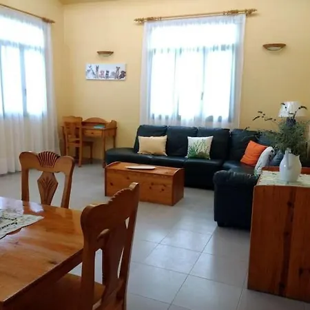 Sleeps 4 Wifi Apartment *